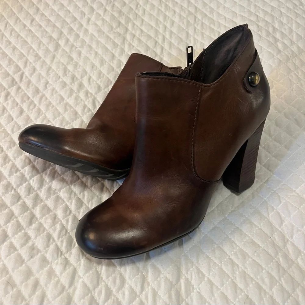Nicole Orbit Rich Brown Ankle Boots Womens Size 9